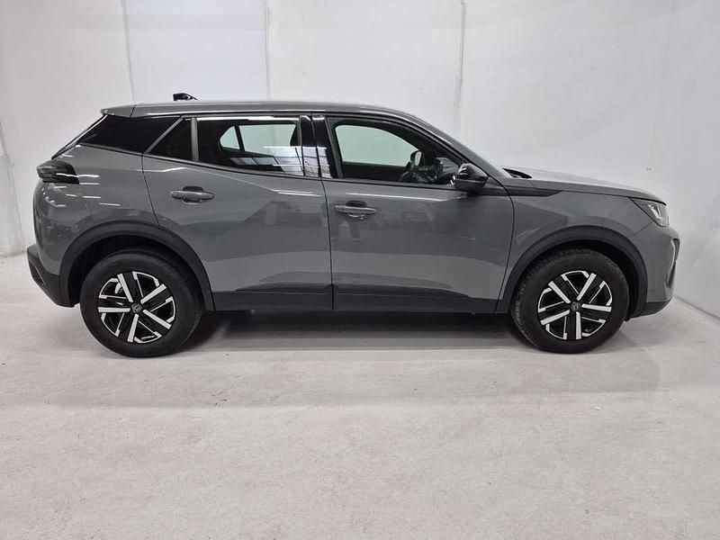 Usado Peugeot 2008 Active 102 CV (75 kW) 2023 Gris SUV