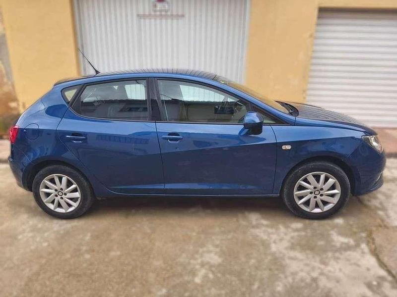 Usado Seat Ibiza Style 90 CV (66 kW) 2015 Azul Utilitario