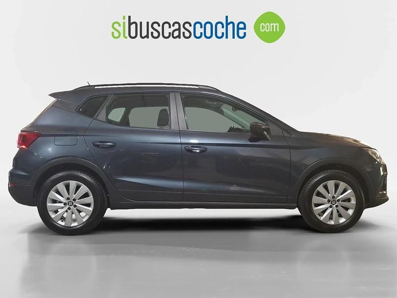 Usado Seat Arona Style 110 CV (80 kW) 2021 Gris/plata SUV