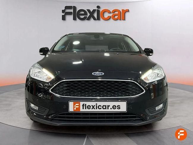 Usado Ford Focus Trend 100 CV (73 kW) 2017 Negro Berlina