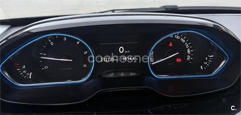 Usado Peugeot 2008 Active 92 CV (67 kW) 2014 Marrón SUV