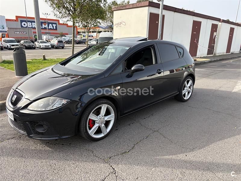 Usado Seat Leon FR 170 CV (125 kW) 2009 Negro Utilitario