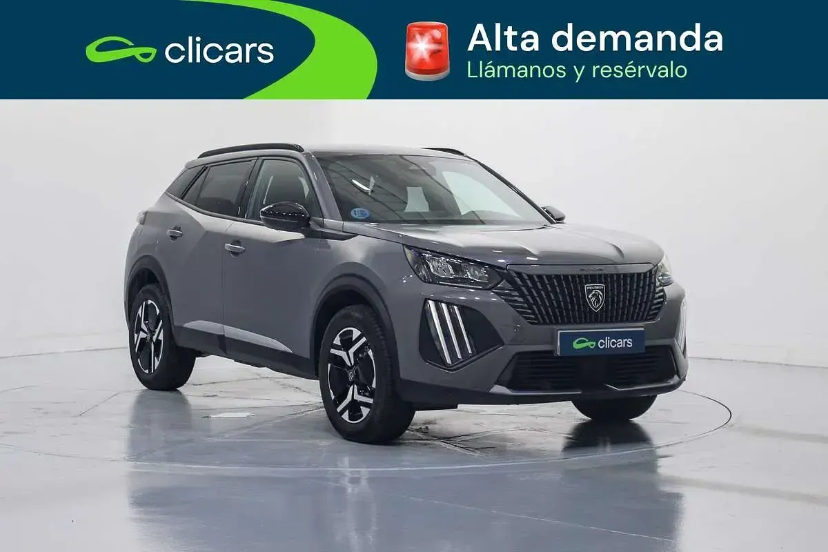 Usado Peugeot 2008 Allure 136 CV (100 kW) 2025 Gris SUV