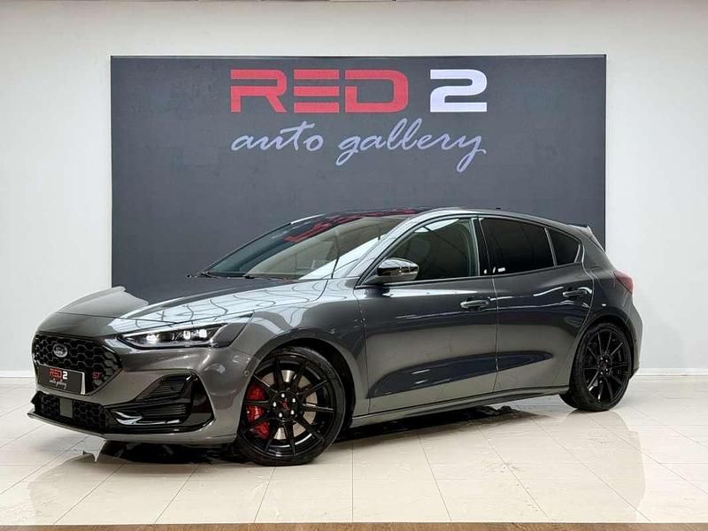 Usado Ford Focus ST 280 CV (205 kW) 2024 Gris Utilitario