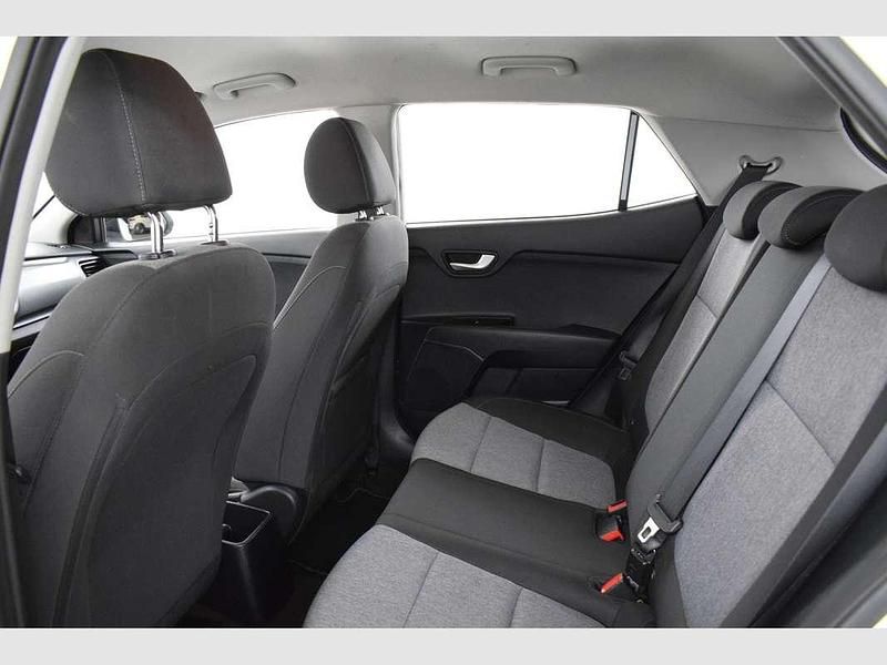 Usado Kia Stonic Plus 101 CV (74 kW) 2022 Blanco SUV