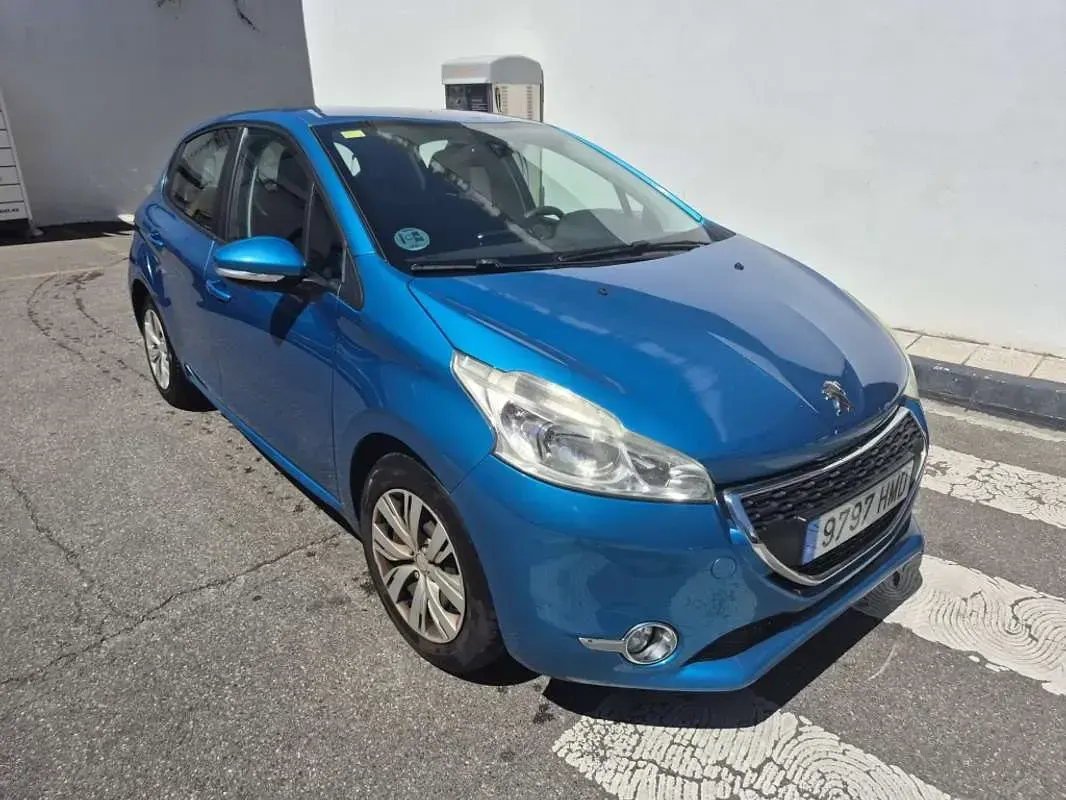 Usado Peugeot 208 Active 82 CV (60 kW) 2012 Azul Utilitario