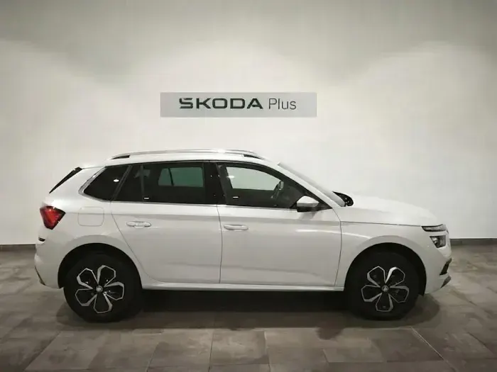 Usado Skoda Kamiq Selection 115 CV (84 kW) 2025 Blanco SUV