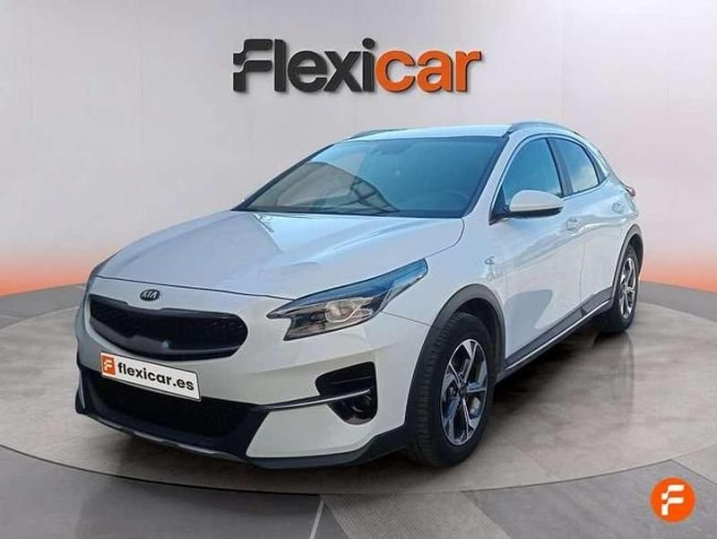 Usado Kia XCeed 120 HP (88 kW) 2021 Branco SUV