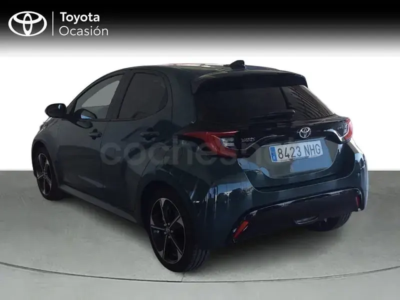 Nuevo Toyota Yaris Hybrid Style 116 CV (85 kW) 2025 Verde Berlina