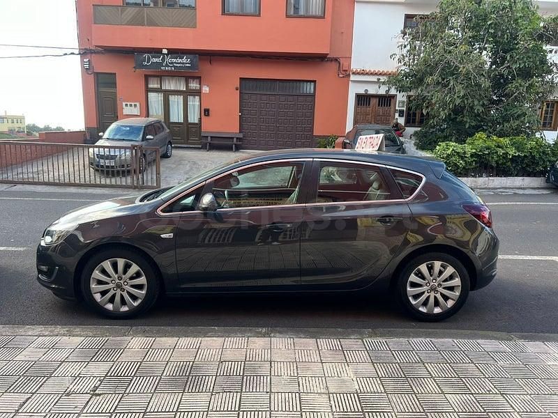 Usado Opel Astra Excellence 140 CV (102 kW) 2016 Beige Berlina