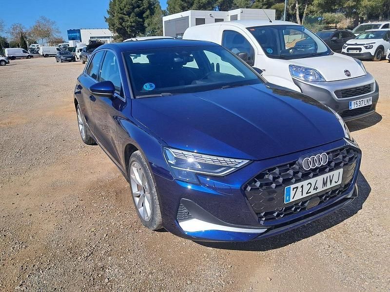 Usado Audi A3 Advanced Plus 116 CV (85 kW) 2024 Azul Berlina