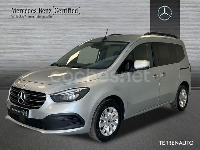 Gris / plata Nuevo 2024 Mercedes T180 Monovolumen | 33.450 € (Precio justo) - Imagen 1/4
