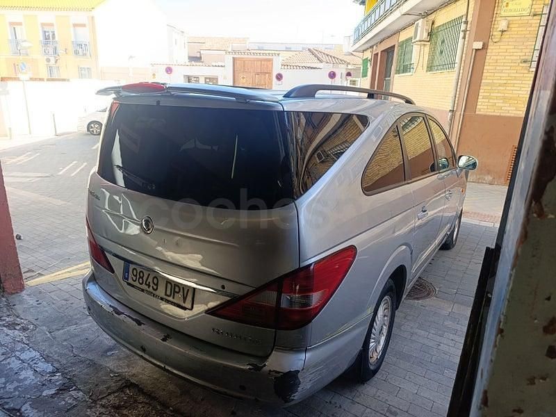 Usado Ssangyong (KGM) Rodius Limited 165 CV (121 kW) 2005 Gris / plata Monovolumen