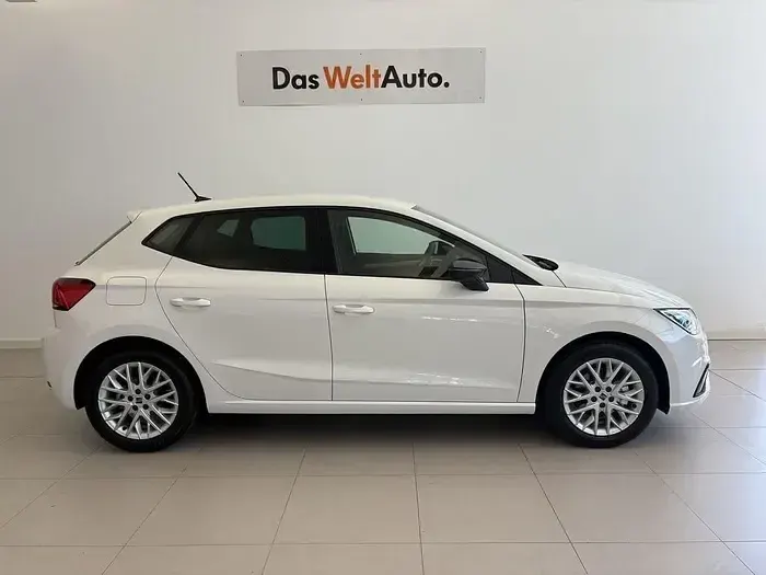 Usado Seat Ibiza FR 115 CV (84 kW) 2025 Blanco Utilitario