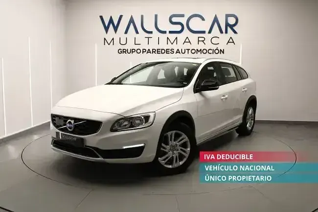 Begagnad Volvo V60 Momentum 149 HK (109 kW) 2016 Vit Kombi