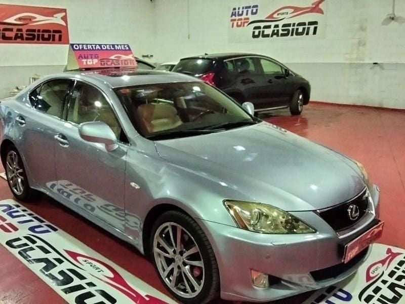 Usado Lexus IS220d Sport Line 177 CV (130 kW) 2009 Gris / plata Berlina