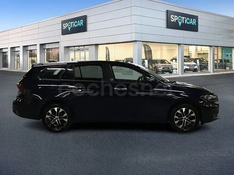Usado Fiat Tipo Mirror 95 CV (69 kW) 2020 Azul Familiar
