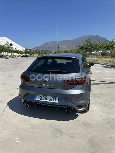 Usado Seat Leon SC FR 150 CV (110 kW) 2014 Gris / plata Utilitario