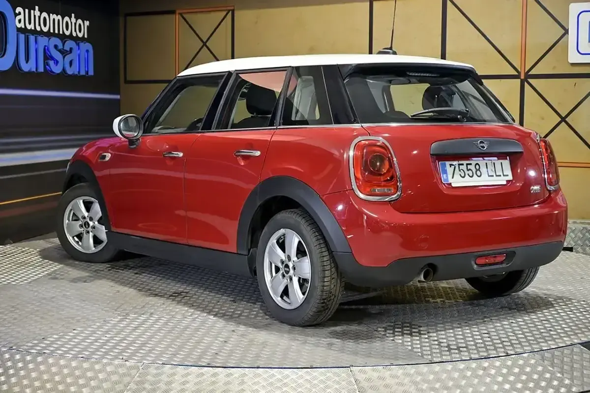 Occasion Mini ONE 102 PK (75 kW) 2020 Rood Hatchback
