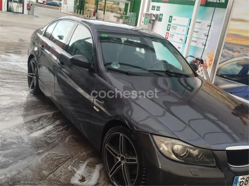 Negro Usado 2005 BMW 320 Berlina | 4300 € (Precio justo) - Imagen 1/4