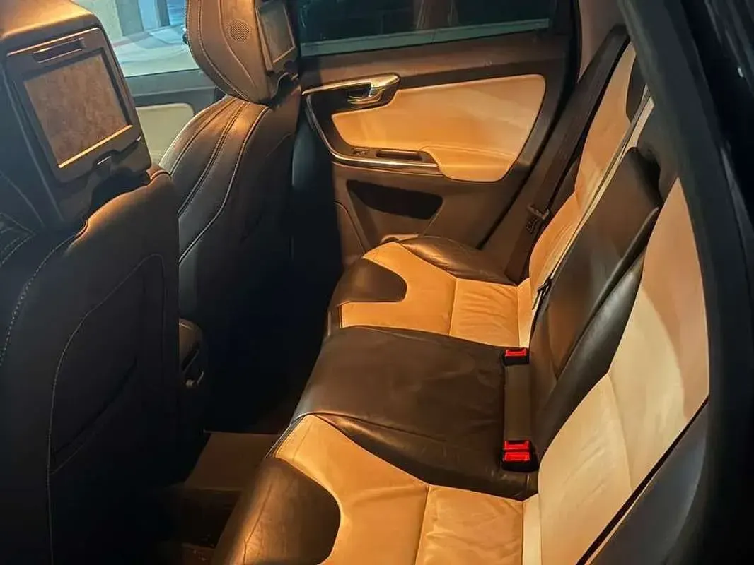 Usado Volvo XC60 Summum 136 CV (100 kW) 2014 Negro SUV