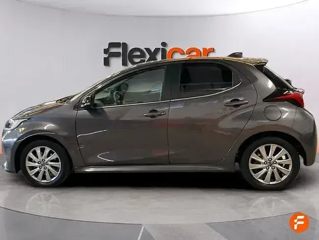 Usado Mazda 2 Comfort 92 CV (67 kW) 2023 Gris Utilitario