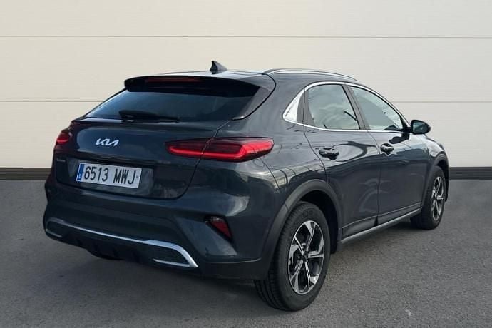 Usado Kia XCeed 101 CV (74 kW) 2024 Gris SUV