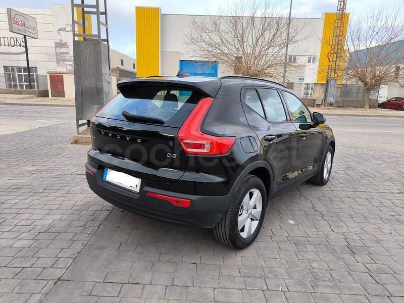 Usado Volvo XC40 Momentum 150 CV (110 kW) 2019 Negro SUV