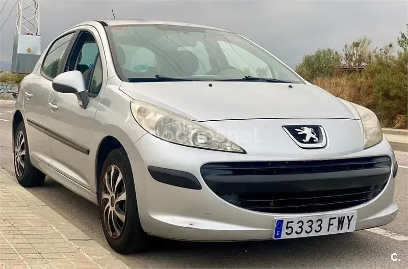Usado Peugeot 207 75 CV (55 kW) 2007 Gris / plata Berlina