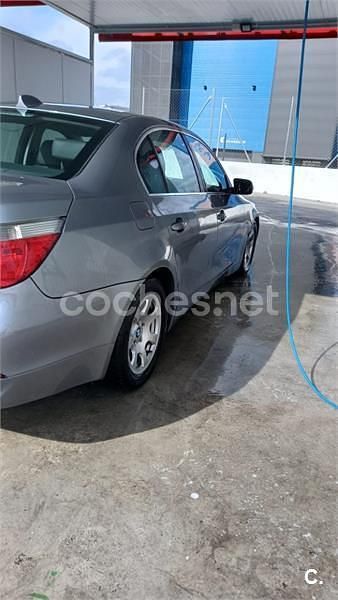 Usado BMW 530 218 CV (160 kW) 2005 Gris / plata Berlina