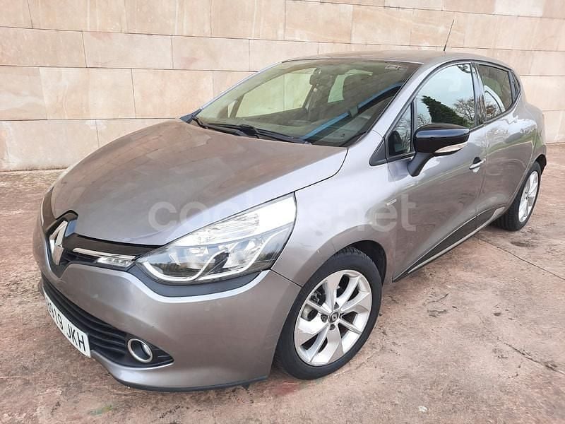 Gris / plata Usado 2015 Renault Clio IV LIMITED Berlina | 5500 € (Precio justo) - Imagen 1/4
