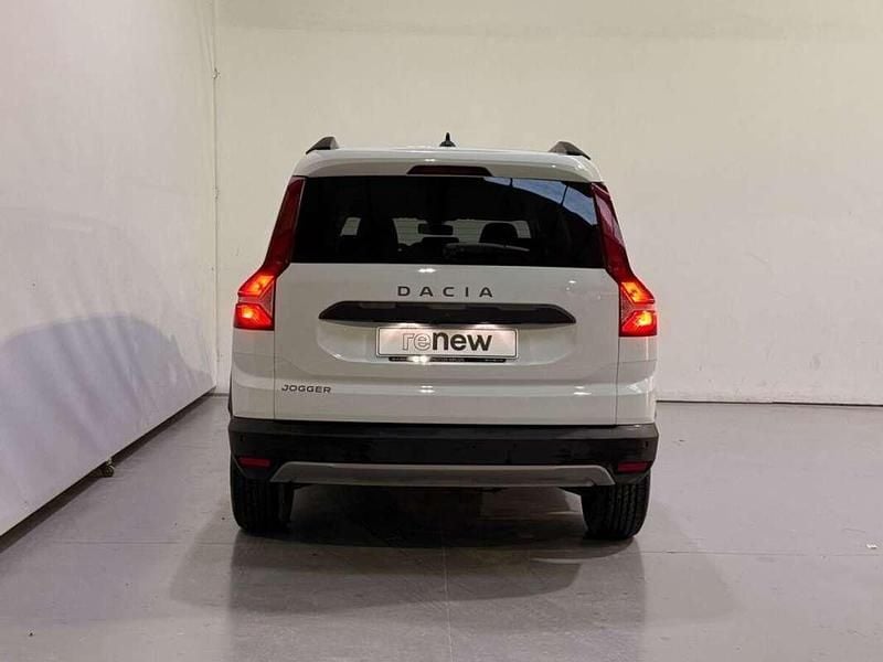 Usado Dacia Jogger Expression 110 CV (80 kW) 2022 Blanco Monovolumen