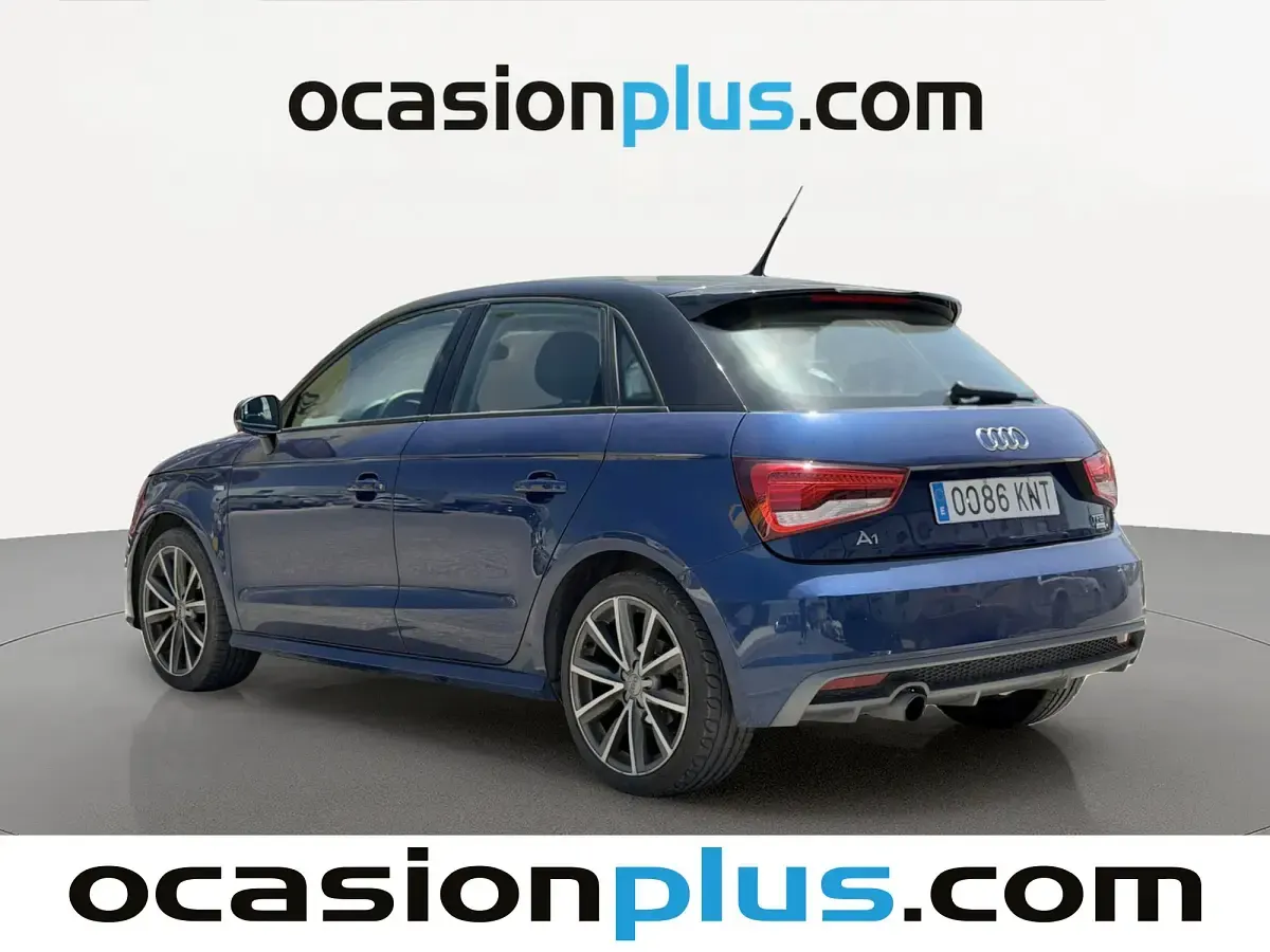Usado Audi A1 Sportback Attraction 95 CV (69 kW) 2018 Azul Utilitario