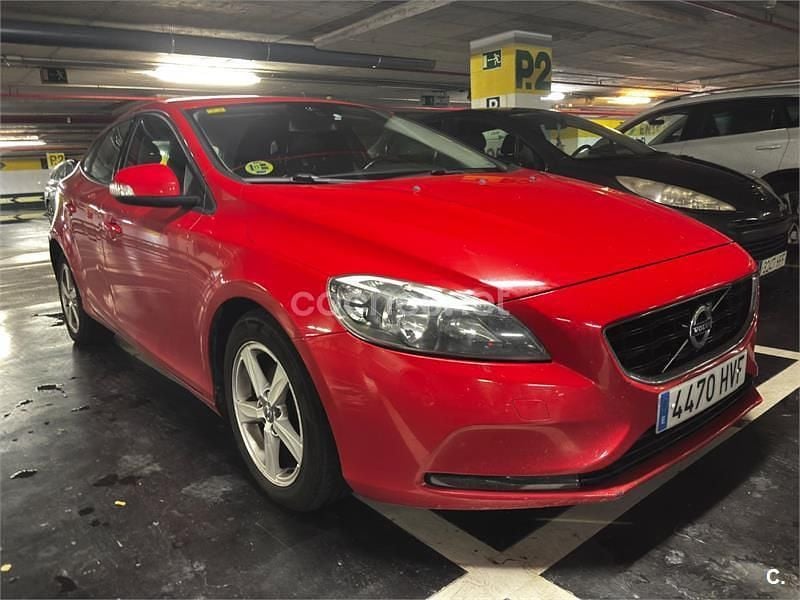 Usado Volvo V40 Momentum 115 CV (84 kW) 2014 Rojo Berlina