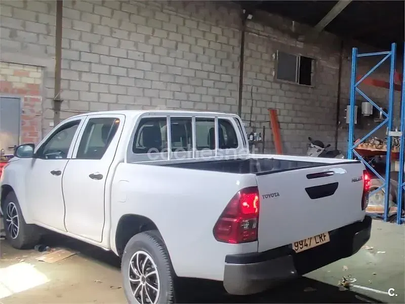 Usado Toyota HiLux 150 CV (110 kW) 2021 Blanco Pickup/Camioneta