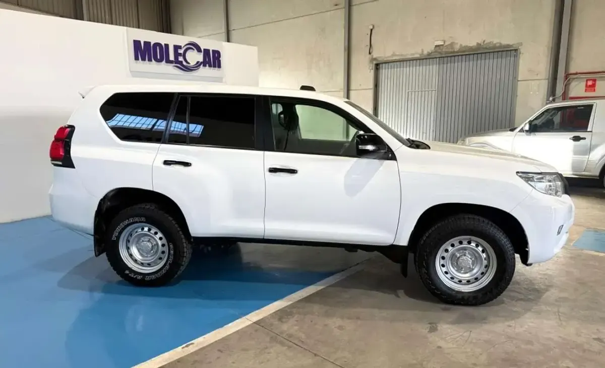 Usado Toyota Land Cruiser 177 CV (130 kW) 2019 Blanco SUV