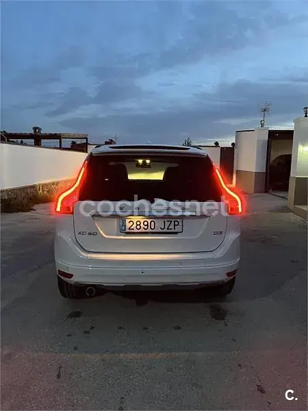 Usado Volvo XC60 Kinetic 150 CV (110 kW) 2017 Blanco SUV
