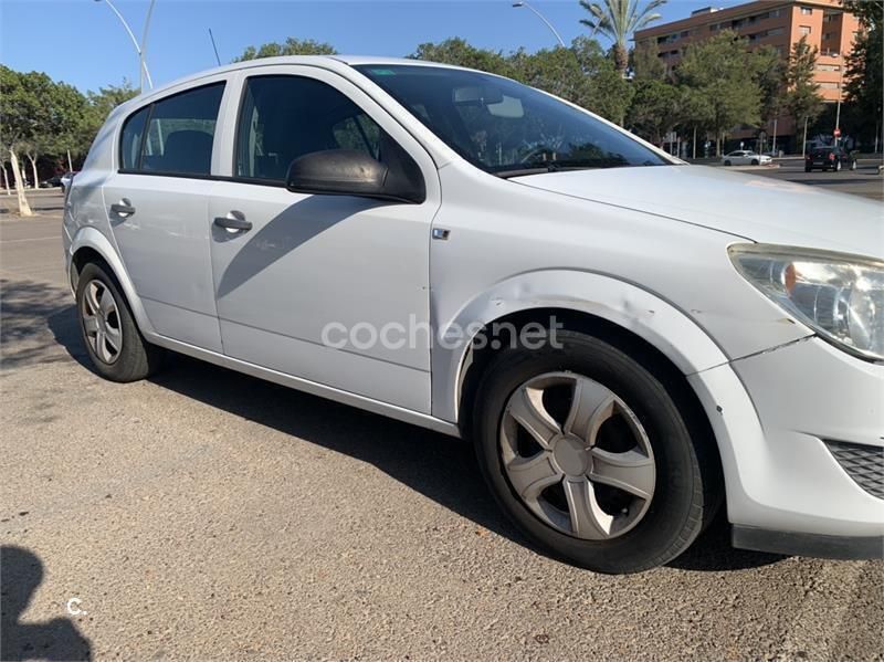 Blanco Usado 2008 Opel Astra Enjoy Berlina | 3500 € (Precio justo) - Imagen 1/4
