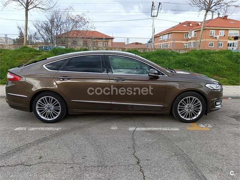 Usado Ford Mondeo Vignale 150 CV (110 kW) 2017 Marrón Berlina