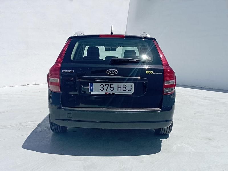 Usado Kia Ceed Sportswagon Active 117 CV (86 kW) 2011 Negro Familiar