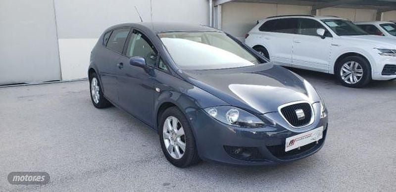 Usado Seat Leon Ecomotive 105 CV (77 kW) 2008 Gris Utilitario