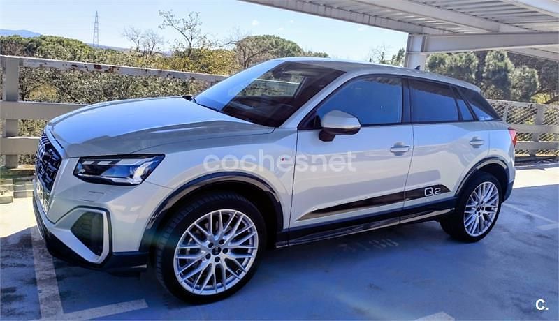 Usado Audi Q2 S-Line 150 CV (110 kW) 2025 Gris / plata SUV
