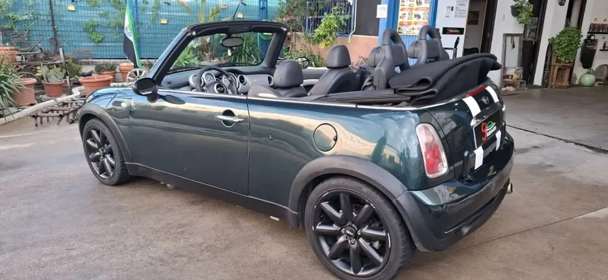 Usado Mini One Cabriolet 90 CV (66 kW) 2005 Verde Descapotable