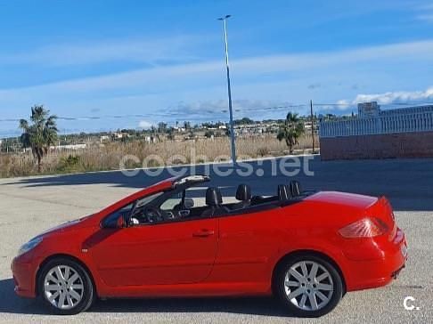 Usado Peugeot 307 CC Sport 136 CV (100 kW) 2007 Rojo Descapotable