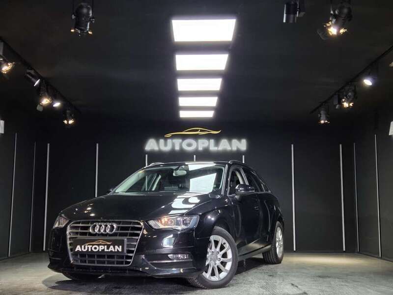Negro Usado 2013 Audi A3 Sportback Attraction Utilitario | 9790 € (Un poco caro) - Imagen 1/4