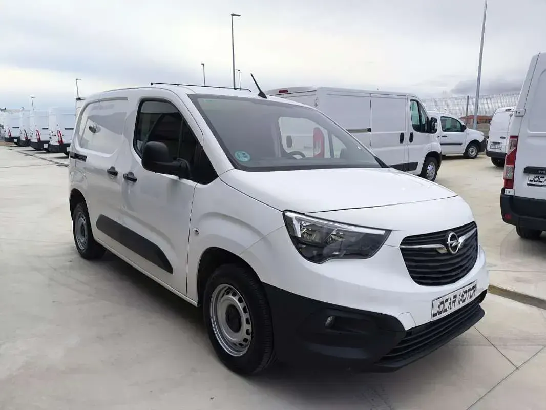 Usado Opel Combo S 99 CV (72 kW) 2021 Blanco Monovolumen