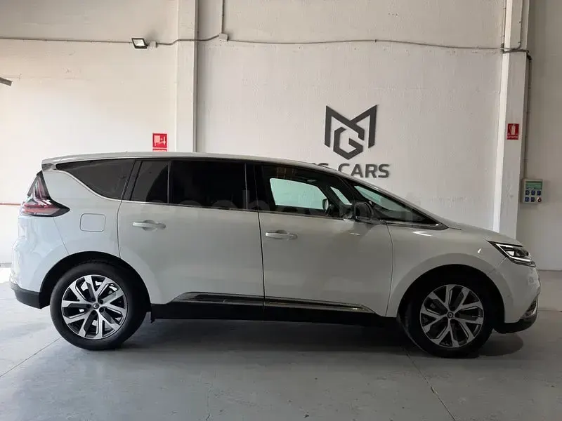 Usado Renault Espace Zen 160 CV (117 kW) 2016 Blanco Monovolumen