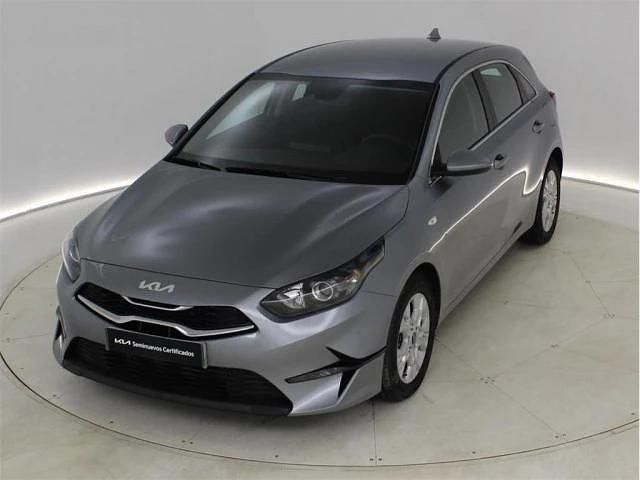 Sedán Usado 2024 Kia Ceed Berlina | 17.990 € (Precio justo) - Imagen 1/4