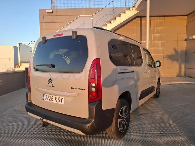 Usado Citroën Berlingo Shine 130 CV (95 kW) 2019 Gris / plata Monovolumen