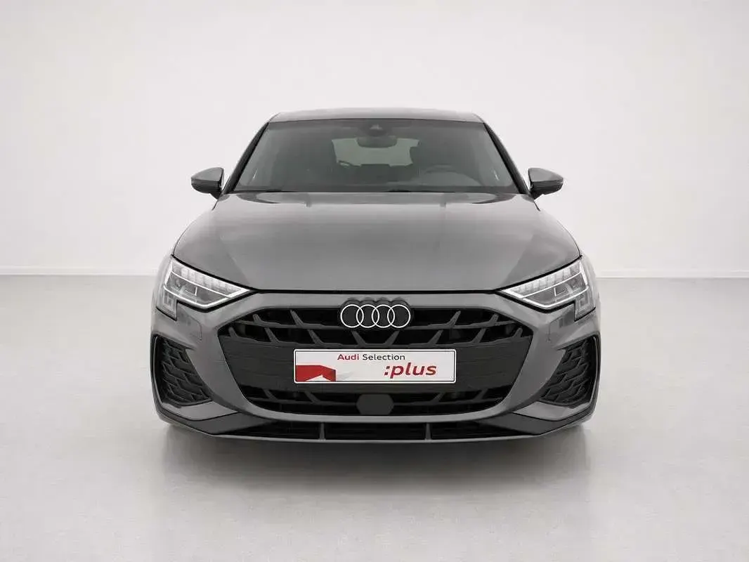 Usado Audi A3 Sportback e-tron S-Line 204 CV (150 kW) 2025 Gris Utilitario